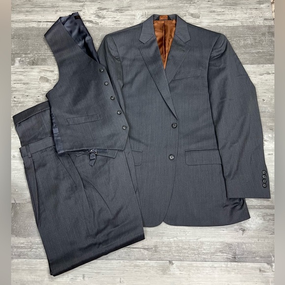 Joseph Jos A Bank Grey Three Piece Suit 41R